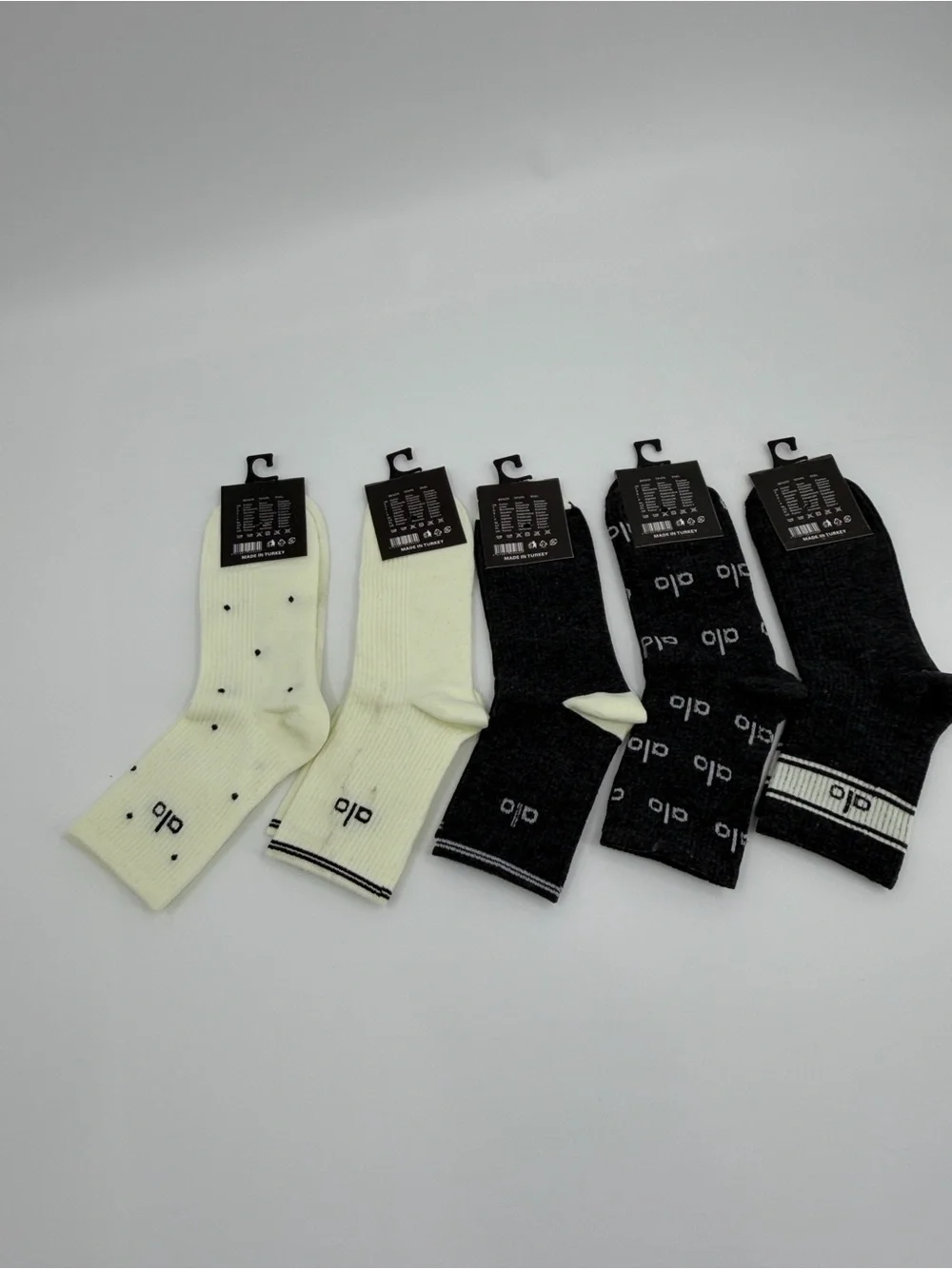 5 Pcs ALO Yoga Crew Socks - Black & Cream Variety Pack